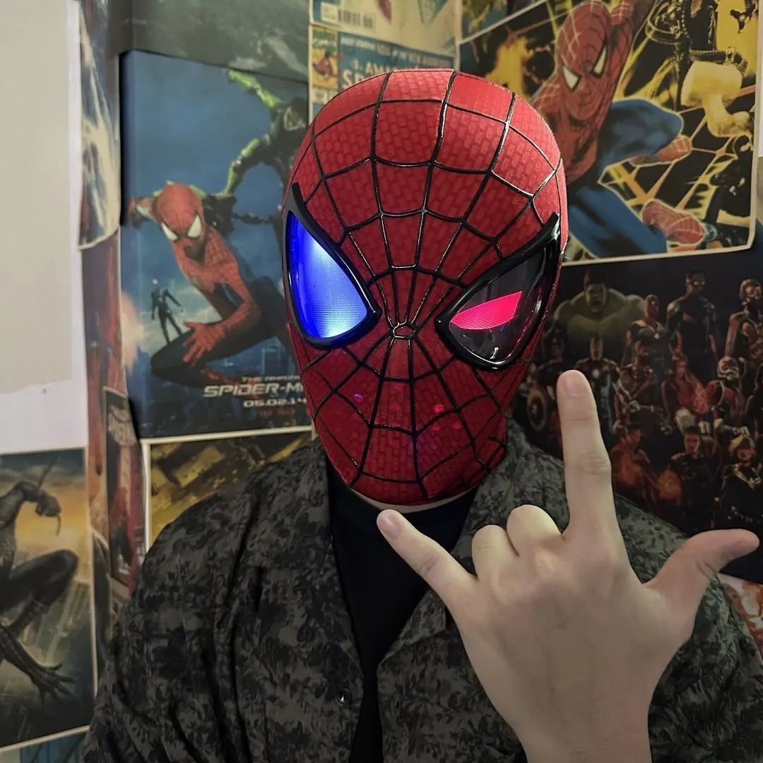 Maska Spider-Man – dotykové LED osvětlení a pohyblivé oči ovládané prstenovým ovladačem